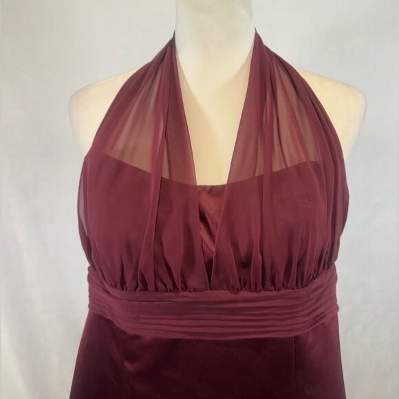 David’s Bridal satin and chiffon burgundy wine halter maxi dress size 16 - Picture 2 of 7